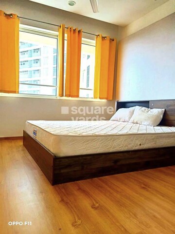 Room in 2 BHK Apartment at Lodha Fiorenza, Goregaon East – for Rent
