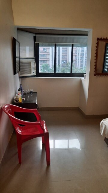 Room in 3 BHK Apartment at Tarapore Gardens, Andheri West – for Sale