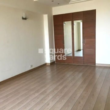 Room in 2 BHK Apartment at M3M Escala, Sector 70a – for Rent