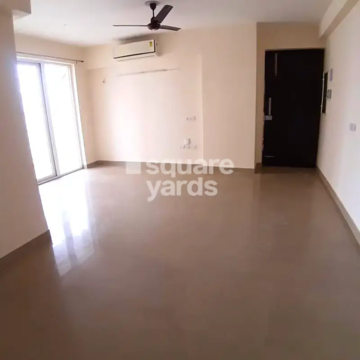 Room in 3 BHK Apartment at Emaar Gurgaon Greens, Sector 102 – for Rent