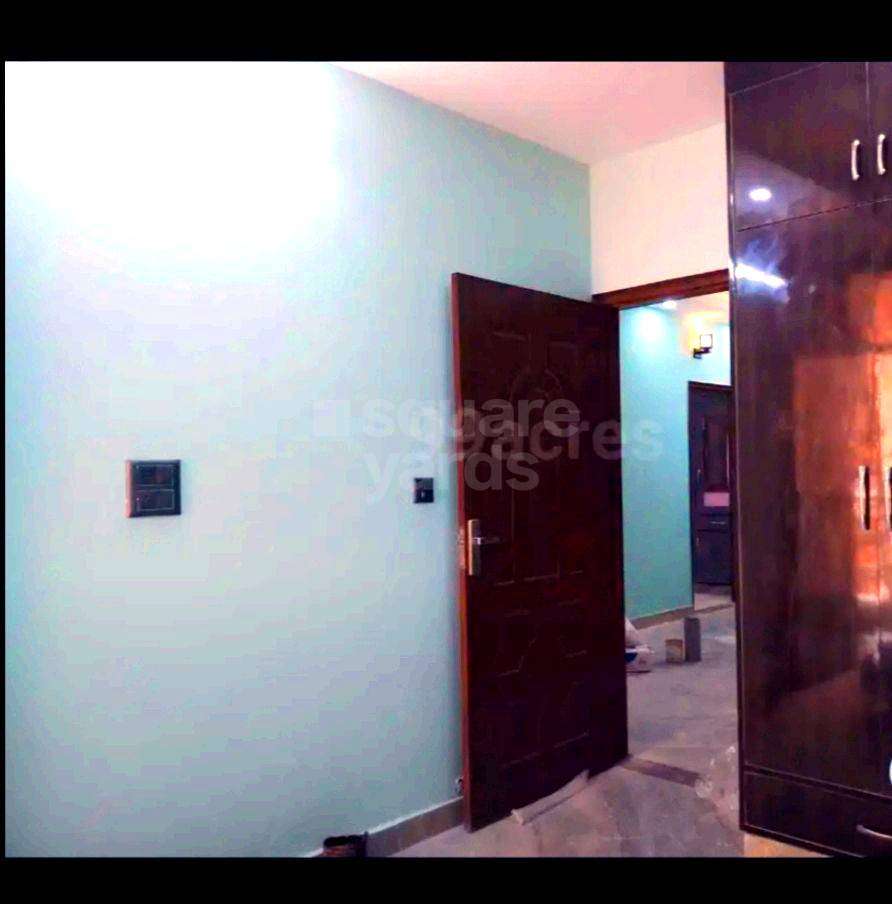 Rental 2.5 Bedroom 800 Sq.Ft. Apartment in Mayur Vihar Phase 1 Pocket 2 RWA, Mayur Vihar Delhi