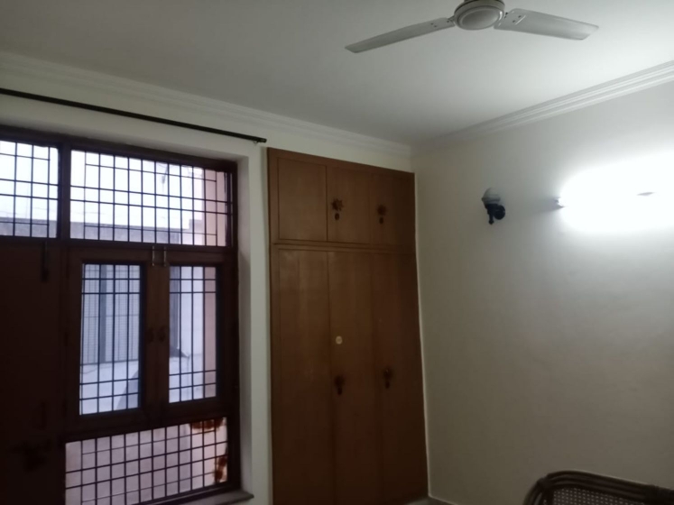 Rental 2.5 Bedroom 911 Sq.Ft. Independent House in Sector 56 Noida