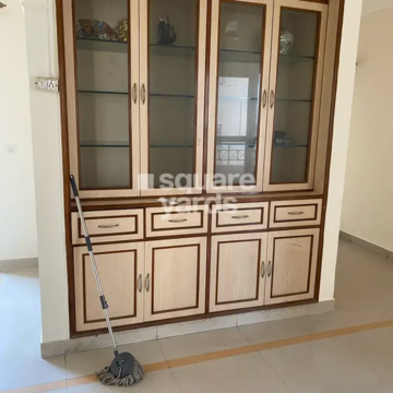 Room in 3 BHK Apartment at Orchid Petals, Sector 49 – for Rent