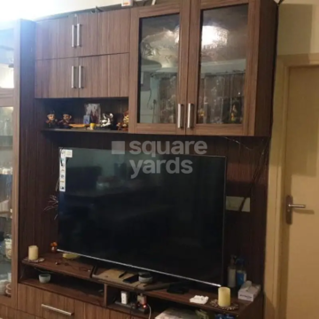 Room in 3 BHK Apartment at GPL Eden Heights, Sector 70 – for Rent