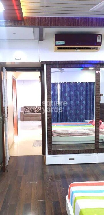 Bedroom in 2.5 BHK Apartment at Gundecha Symphony, Andheri West – for Rent