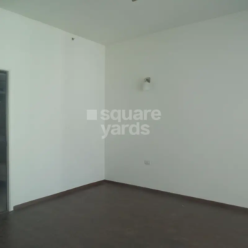 Room in 3 BHK Apartment at M3M Merlin, Sector 67 – for Rent