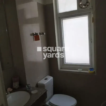 Bathroom in 3 BHK Apartment at Emaar Palm Hills, Sector 77 – for Rent