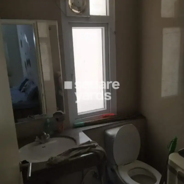 Attached Bathroom in 3 BHK Apartment at Emaar Palm Hills, Sector 77 – for Rent