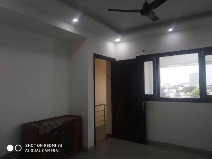 Rental 3 Bedroom 1080 Sq.Ft. Independent House in Sector 70 Noida 3718083