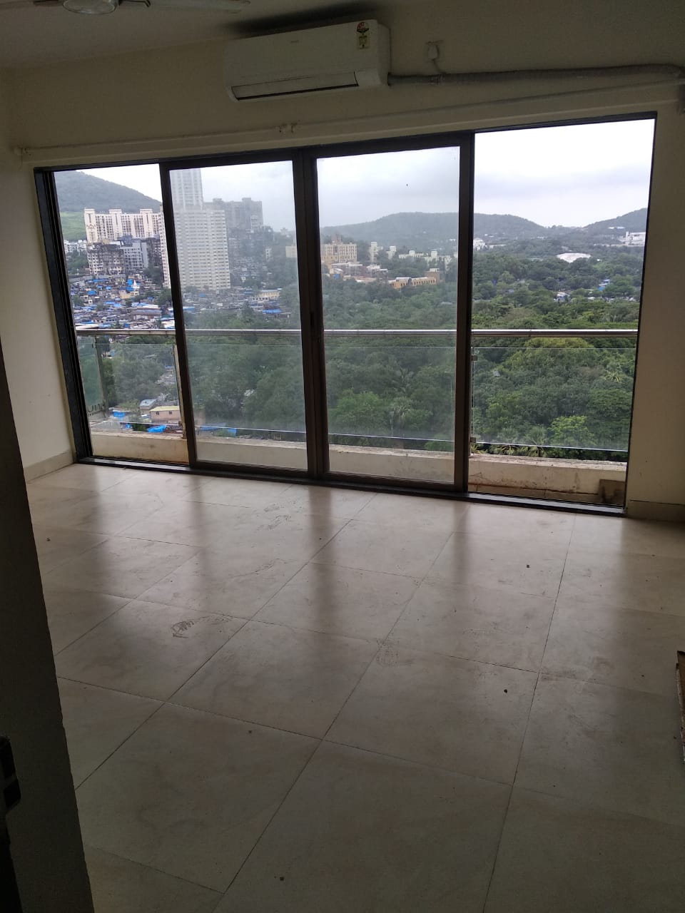 Resale 3 Bedroom 1850 Sq.Ft. Apartment in JP Decks, Goregaon East