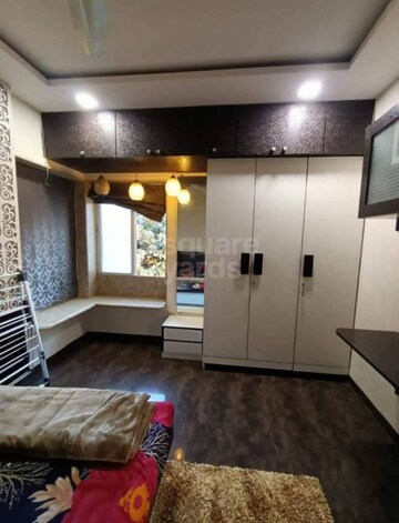Furnished Amenities in 2 BHK Apartment at Andheri West – for Rent