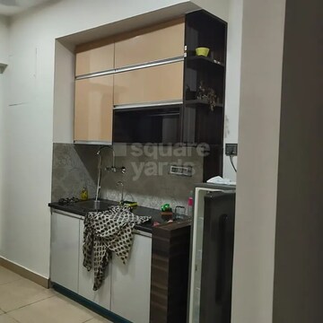 Room in 3 BHK Apartment at Paras Irene, Sector 70a – for Rent
