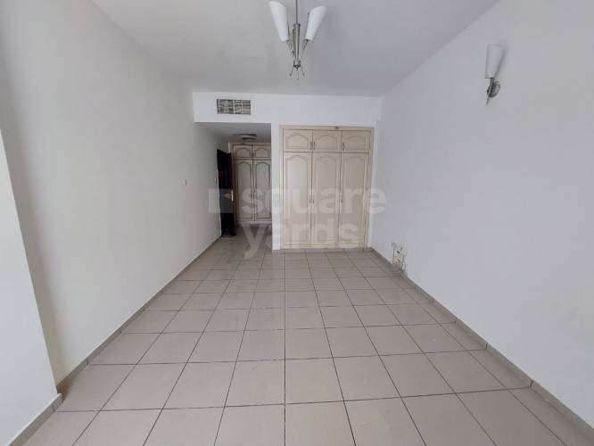 1 BR 850 Sq.Ft. Apartment in Al Hudaiba Building