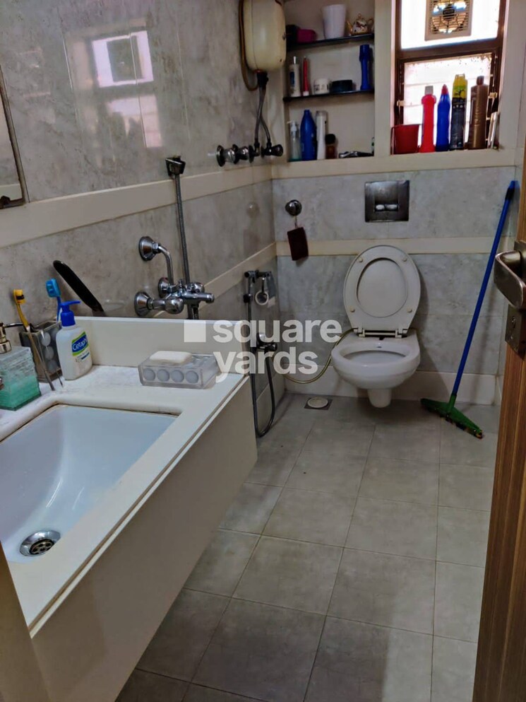 Bathroom, manju-tower-chs 1 Bedroom 600 Sq.Ft. Apartment In Andheri West Mumbai 3810155