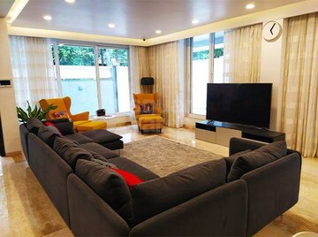 Living Room in 5 BHK Villa at Emgee Vikas Park, Juhu – for Rent