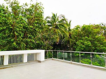 Terrace in 5 BHK Villa at Emgee Vikas Park, Juhu – for Rent