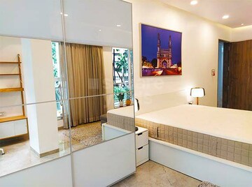 Room in 5 BHK Villa at Emgee Vikas Park, Juhu – for Rent