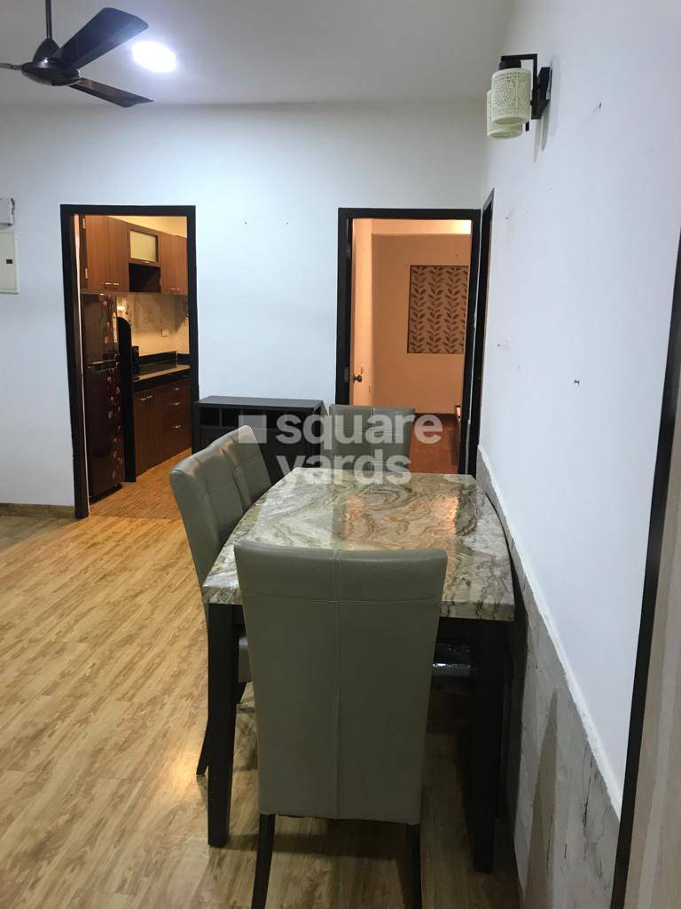 2 BHK Apartment For Rent in Pyramid Tower