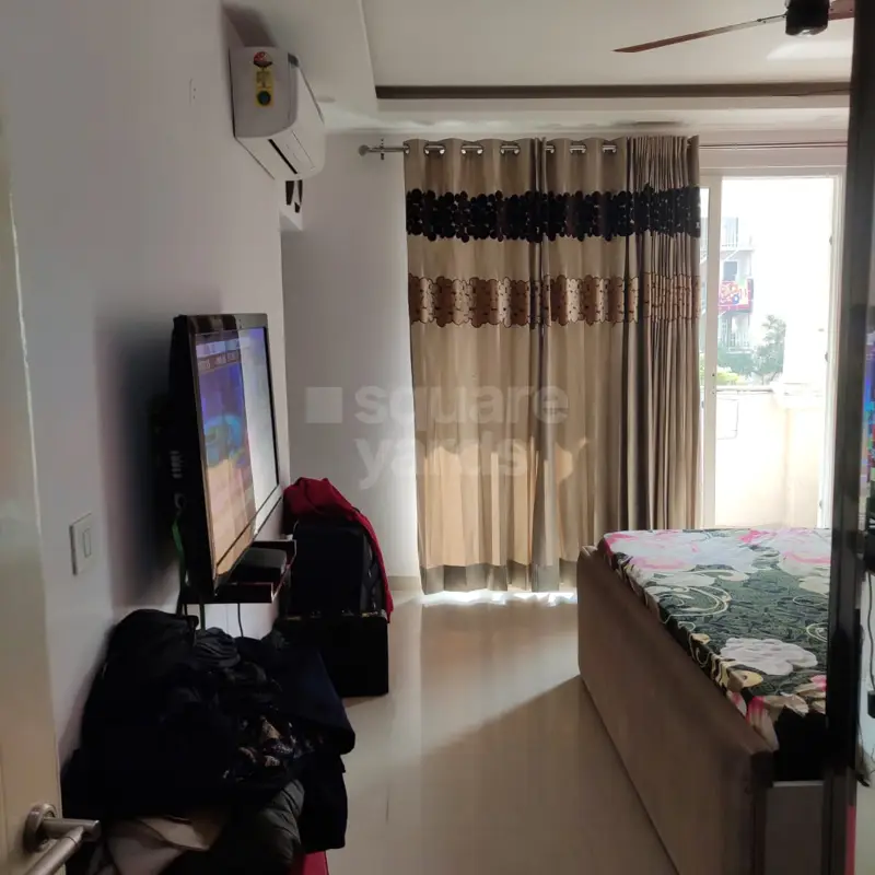 3 BHK + Servant Room Apartment For Rent in Emaar Emerald Floors Premier