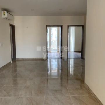 Room in 3 BHK Apartment at Emaar Palm Select, Sector 77 – for Rent