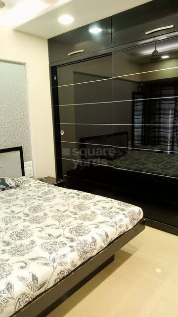 Bedroom in 3 BHK Apartment at Andheri West – for Rent