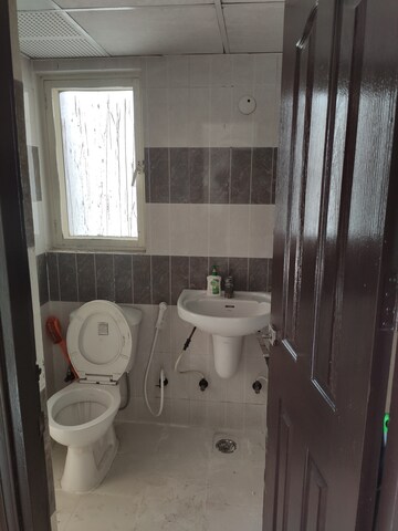 Attached Bathroom in 2.5 BHK Apartment at Jm Orchid, Sector 76 – for Rent