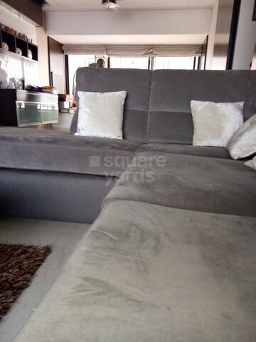 Bedroom in 3 BHK Apartment at Andheri West – for Sale