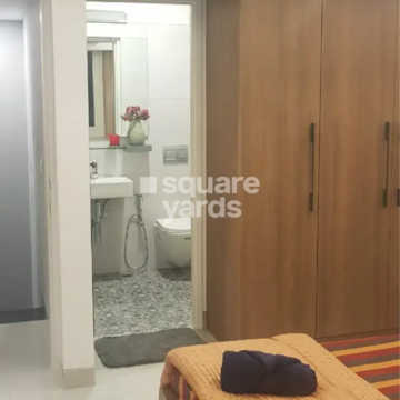Room in 3 BHK Apartment at Dhoot Time Residency, Sector 63 – for Rent