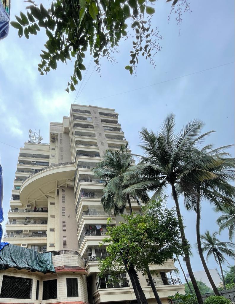 2 BHK Apartment For Sale in Minaret Tower