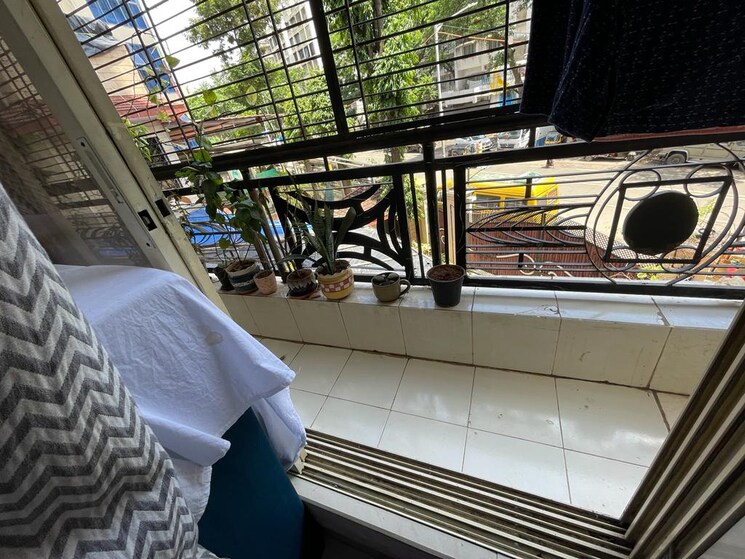 Balcony, minaret-tower 2 Bedroom 1100 Sq.Ft. Apartment In Andheri West Mumbai 3871771