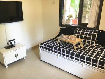 Living Room in 1 BHK Apartment at Andheri West – for Rent