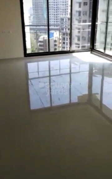 Bedroom in 3 BHK Apartment at Andheri West – for Rent