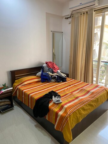 Bedroom in 2 BHK Apartment at Juhu – for Rent