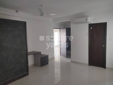Room in 4 BHK Apartment at Movie Towers, Kokapet – for Rent