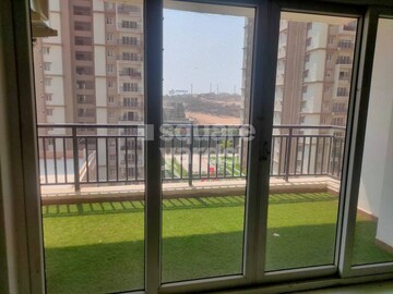 Room in 4 BHK Apartment at Movie Towers, Kokapet – for Rent