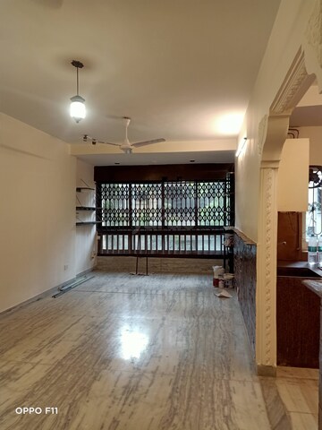 Room in 2 BHK Apartment at Andheri West – for Rent