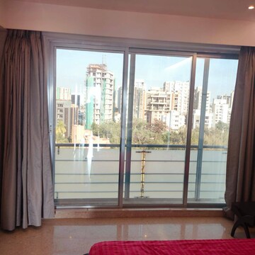 Room in 3.5 BHK Builder Floor at Juhu – for Rent