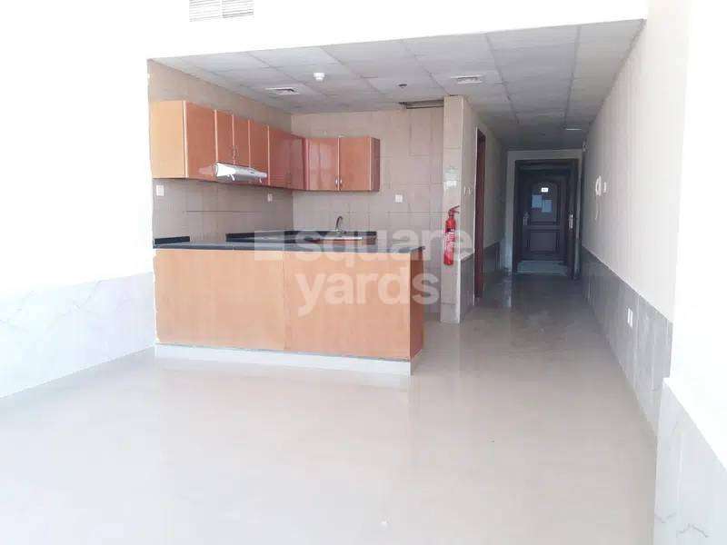 1 BR 570 Sq.Ft. Apartment in Al Naemiya Towers