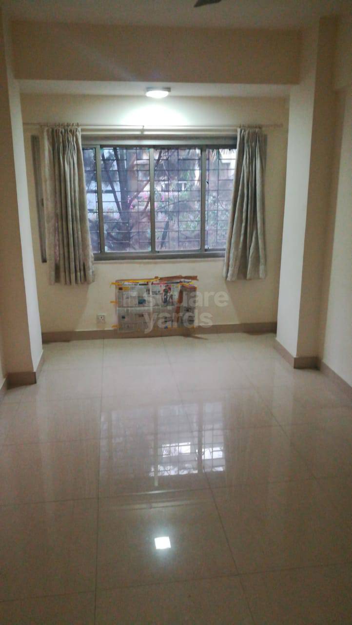 2 BHK 950 Sq.Ft. Apartment in Oshiwara Gulmohar Apartment
