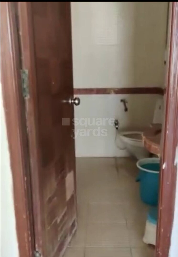Bathroom, yari road 3 Bedroom 1850 Sq.Ft. Apartment In Yari Road Mumbai 3901663