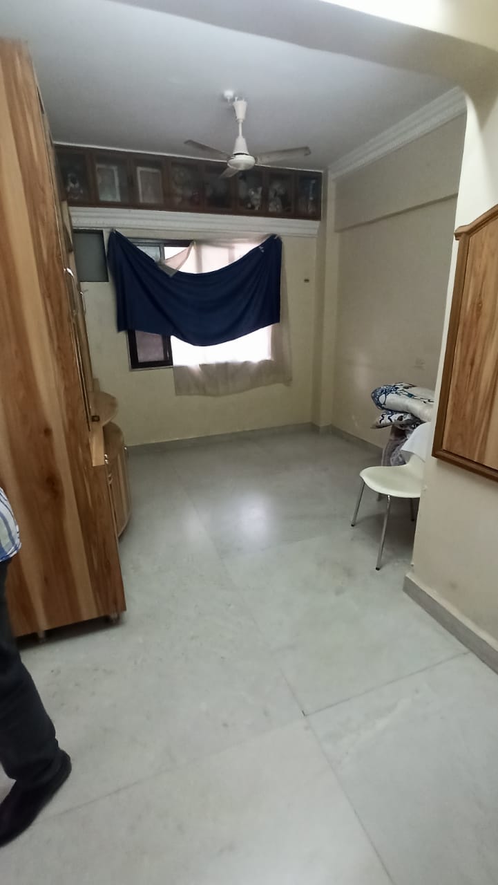 Rental 1 Bedroom 450 Sq.Ft. Apartment in Vastu Bandra Apartment, Bandra