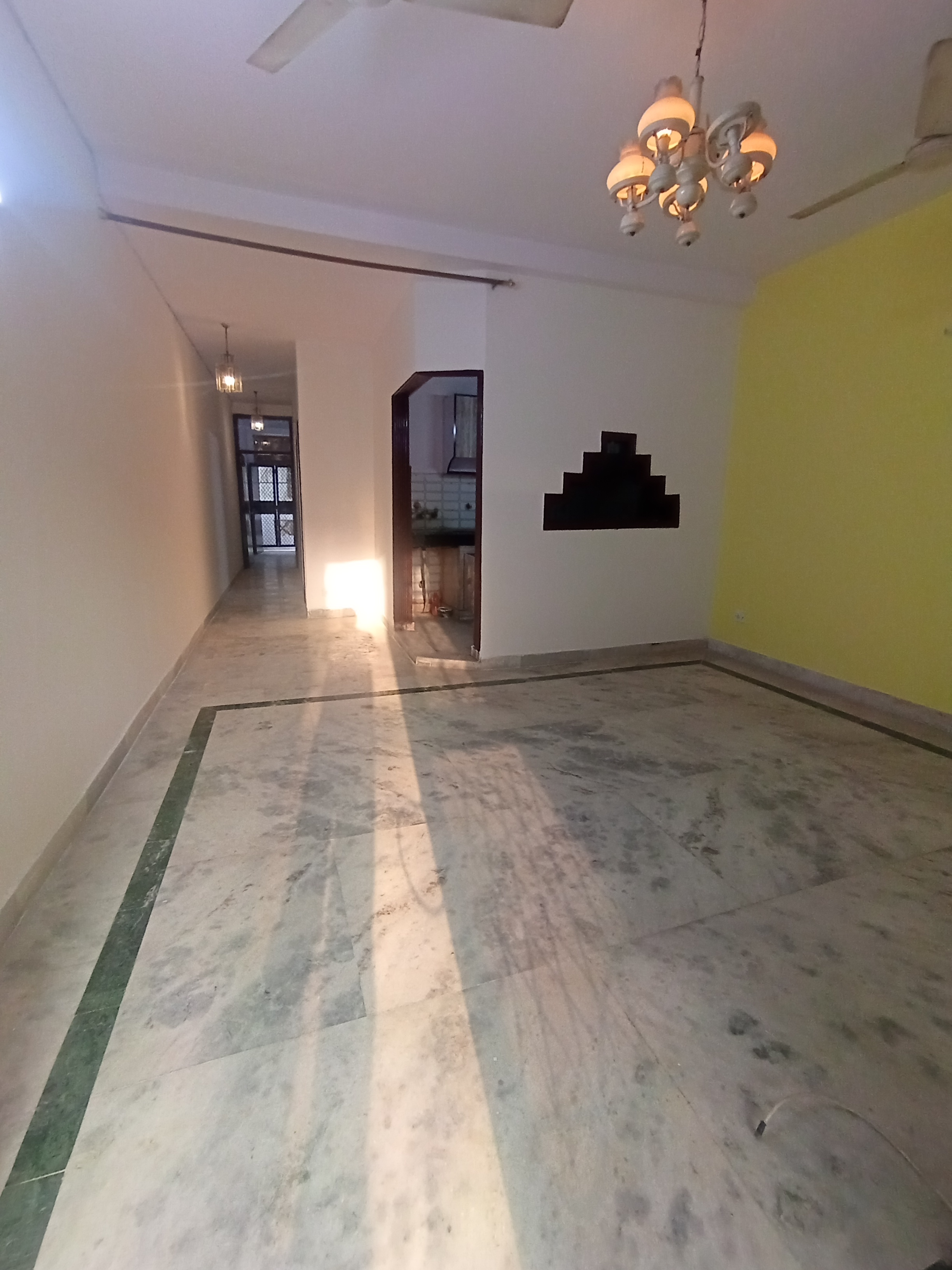 Rental 2 Bedroom 900 Sq.Ft. Builder Floor in Shivalik Apartments