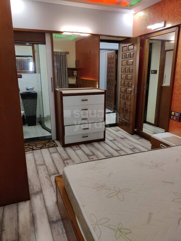 Bedroom in 2 BHK Apartment at Samartha Deep, Andheri West – for Rent