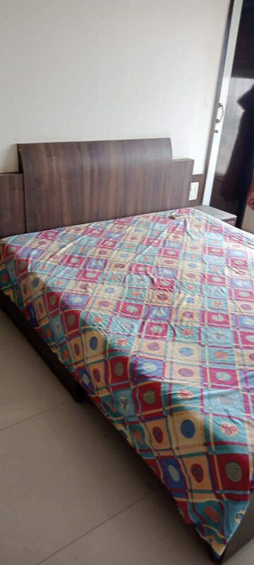 Master Bedroom in 3 BHK Apartment at Andheri West – for Rent