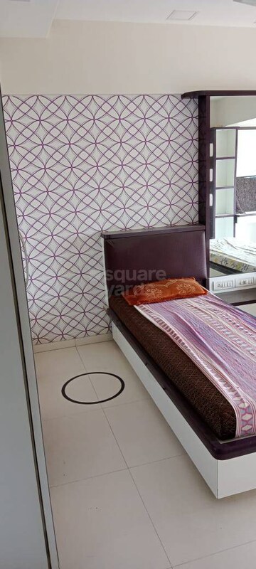 Master Bedroom in 3 BHK Apartment at Andheri West – for Rent