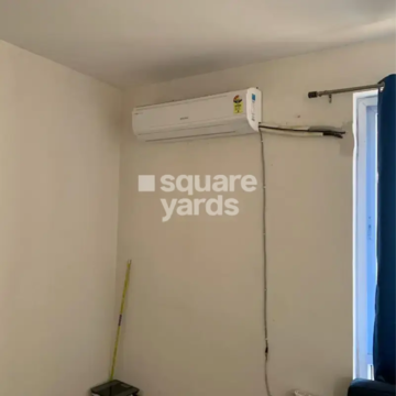 Room in 2 BHK Apartment at GPL Eden Heights, Sector 70 – for Rent