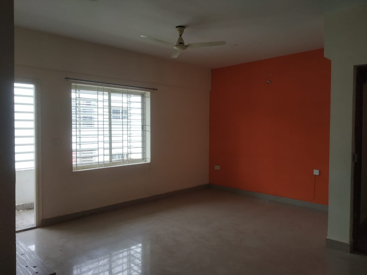 Resale 2 Bedroom 1133 Sq.Ft. Apartment in Rainbow Waterfront