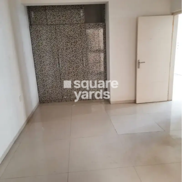 Room in 3 BHK Apartment at Tulip Violet, Sector 69 – for Rent