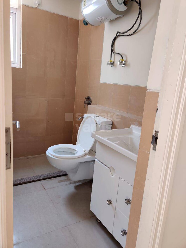 Attached Bathroom, bptp-astaire-garden-monet-floors 3 Bedroom 1803 Sq.Ft. Apartment In Sector 70a Gurgaon 3926293