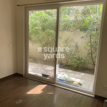 Room in 3 BHK Apartment at BPTP Astaire Gardens, Sector 70a – for Rent